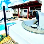Luxury House De Villa *