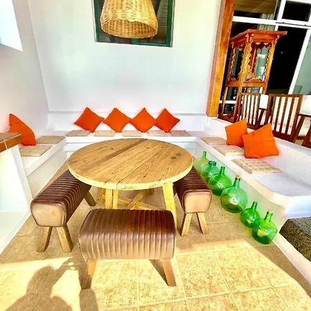 Luxury House De Villa *