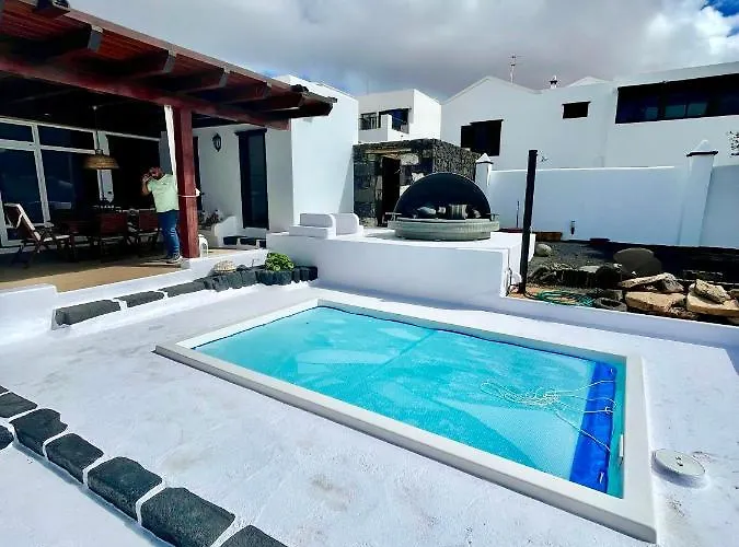 Luxury House De Villa *