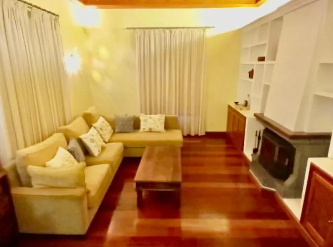 Luxury House De Villa *