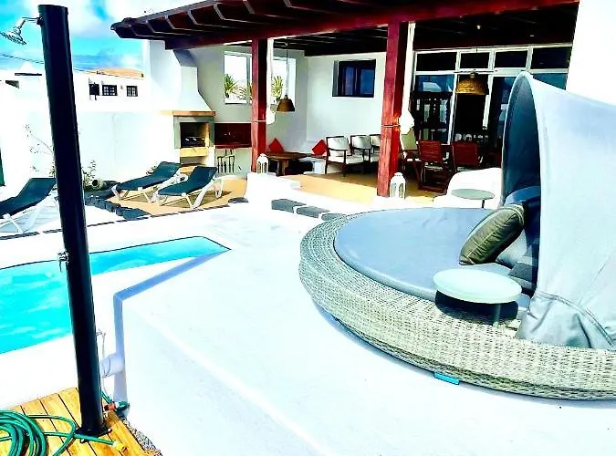 Luxury House De Villa *